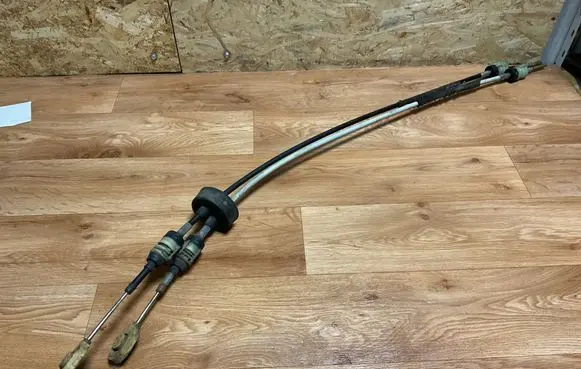 Opel Zafira A Gear shift cable linkage 90578381