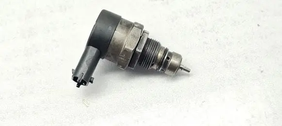 Hyundai Sonata Fuel pressure regulator 0281002507