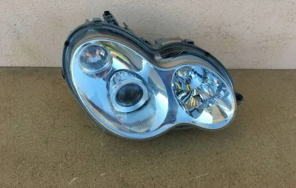 Mercedes-Benz C W203 Headlight/headlamp A2038203861 0301166276