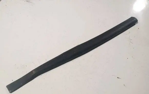 Nissan Note (E11) Rubber seal front coupe door 768439u01d