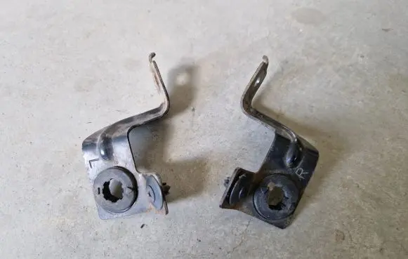 Mazda BT-50 Radiator mount bracket
