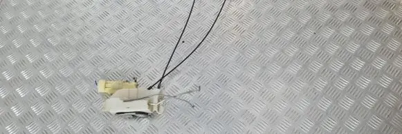 Isuzu D-Max Front door lock