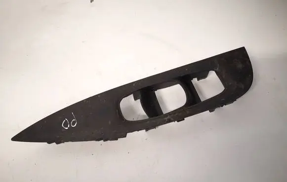 Nissan X-Trail T32 Front door window switch trim 809604CE0A