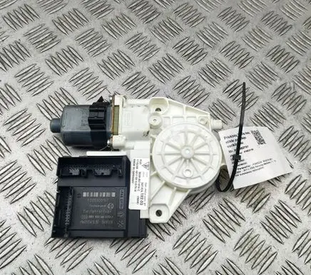 Porsche Boxster 987 Front door window regulator motor 99762418203