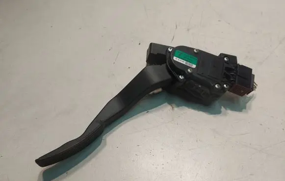 Mitsubishi Colt Accelerator throttle pedal A4543000104 MR955216 6PV00886602