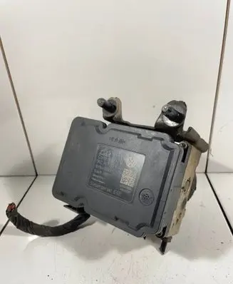 Volkswagen Golf VI ABS Pump 1k0907379ah