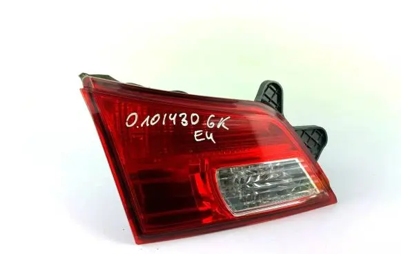 Subaru Outback Tailgate rear/tail lights