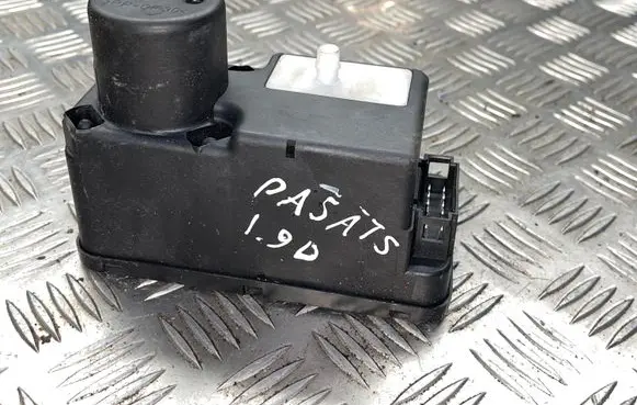 Volkswagen PASSAT B4 Vacuum pump 1H0962257G