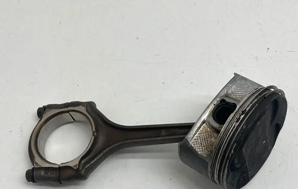Ram 1500 Piston with connecting rod 