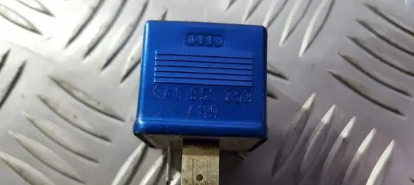 Volkswagen PASSAT B5.5 Other relay 8a0951253ah9 8a0951253