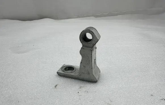 Volkswagen Tiguan Front door upper hinge 8X0831403