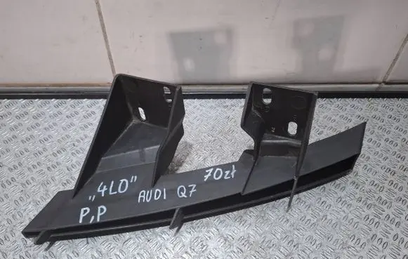 Audi Q7 4M Front bumper mounting bracket 4L0807334A