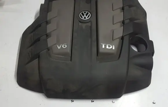 Volkswagen Touareg II Engine cover (trim)