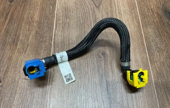 Land Rover Range Rover Velar Fuel return line/hose M8A29C330BB