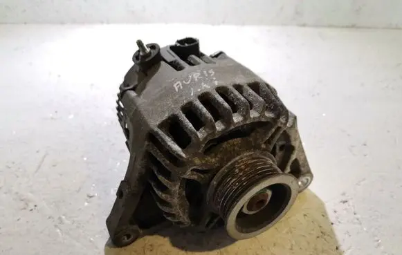 Toyota Auris 150 Generator/alternator 270600D190