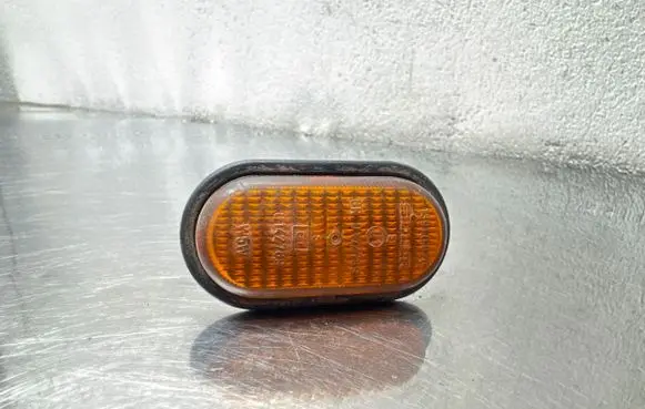 Renault Kangoo I Front fender indicator light 0142789