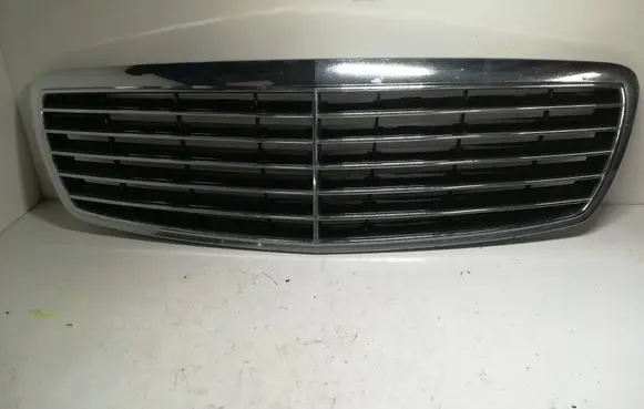 Mercedes-Benz E W211 Front grill A2118800583