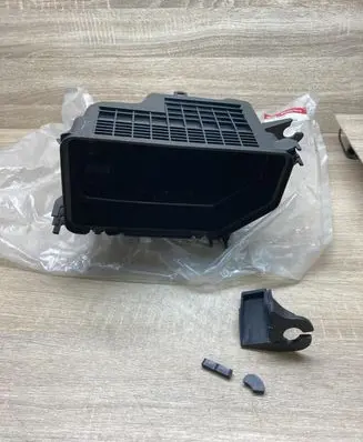 KIA Rio Air filter box 281121W000