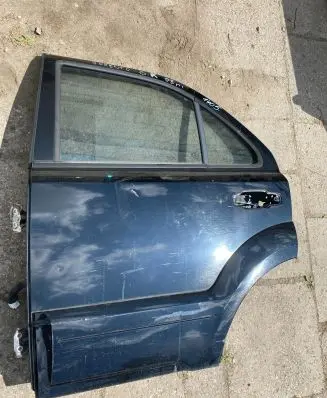 KIA Sorento Rear door