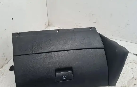 Volkswagen Golf IV Glove box 1J1857101A