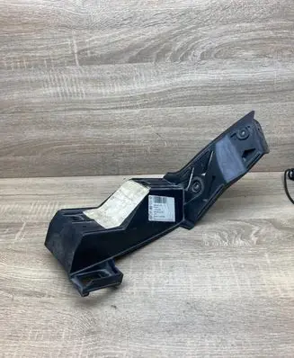 Volkswagen Polo IV 9N3 Rear bumper mounting bracket 6Q6807375