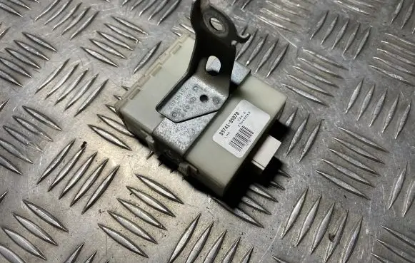 Toyota Avensis T250 Door control unit/module 8974105070 73668012 3243
