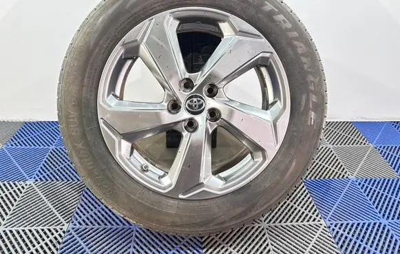 Toyota RAV 4 (XA50) R18 alloy rim 002119