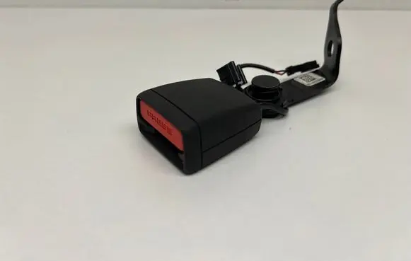 BMW M4 G82 G83 Rear seatbelt buckle 7442032