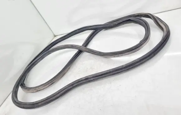 Opel Zafira B Trunk rubber seal (body) 