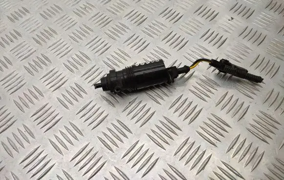 Volvo XC90 Windscreen/windshield washer pump 1012458 110612A 905616