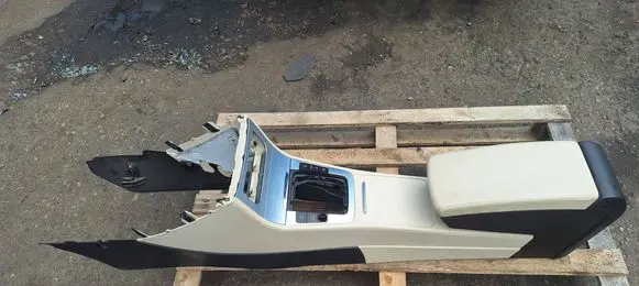Volkswagen PASSAT CC Armrest 
