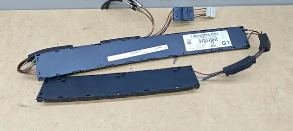 Mercedes-Benz CLK A209 C209 Aerial antenna amplifier A2098204189