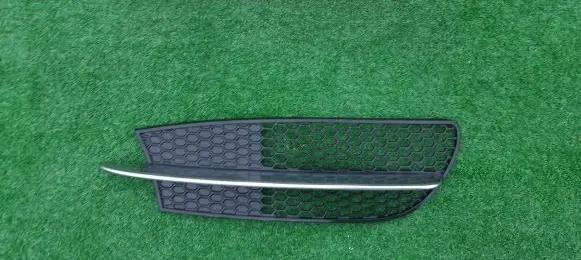 Alfa Romeo 147 Front bumper lower grill 46776670 XS1VV10110 0HG9X0