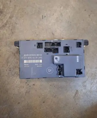 Mercedes-Benz E W211 Door control unit/module 2118701326 00401708