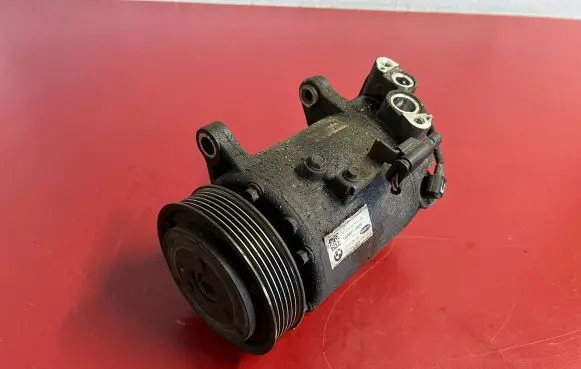 BMW X1 F48 F49 Air conditioning (A/C) compressor (pump) 9362491 64529362491