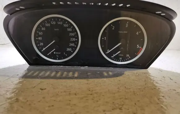 BMW 5 E60 E61 Speedometer (instrument cluster) 6974576 62116974576