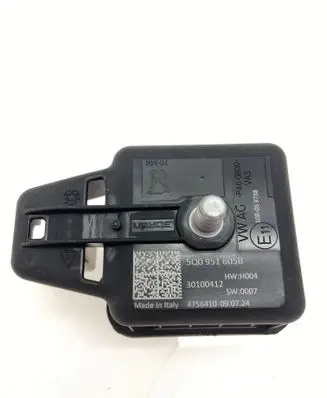 Volkswagen Golf VIII Alarm system siren 5Q0951605B HWH004 30100412