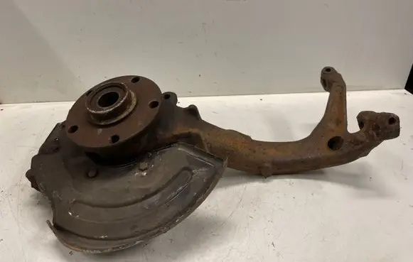 Volkswagen PASSAT B5.5 Front wheel hub