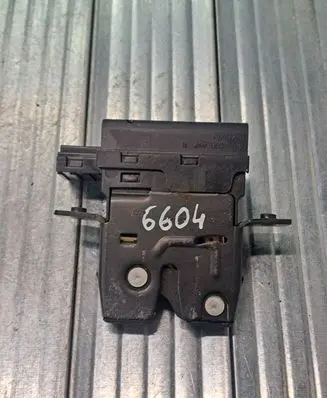 Renault Laguna II Tailgate/trunk/boot lock/catch/latch 8200000897