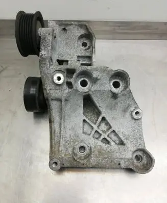 Opel Insignia A Engine mounting bracket 532274354