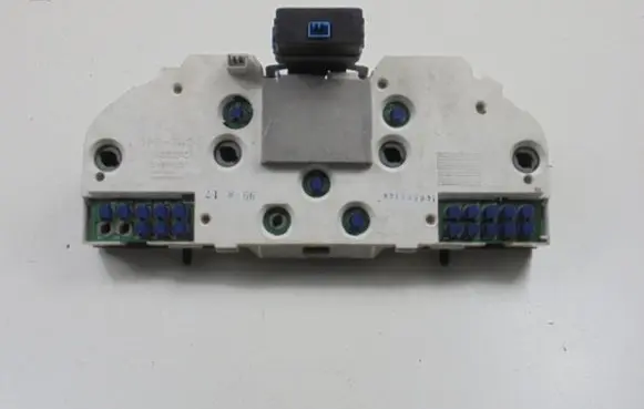 Volvo S70 V70 V70 XC Speedometer (instrument cluster) 9472523