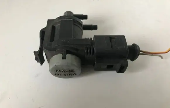 Audi A5 8T 8F Turbo solenoid valve 1K0906283A