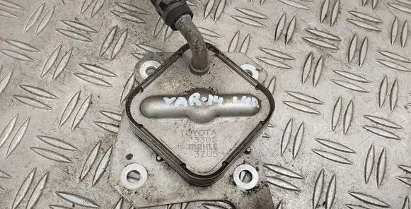Toyota Yaris Oil filter mounting bracket 33053Z05
