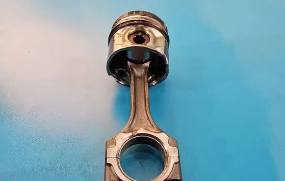 Toyota Avensis T270 Piston IMPRK1523981