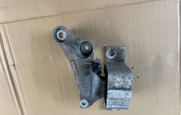 Dacia Dokker Engine mount bracket 112842305r