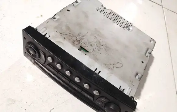 Peugeot Partner Radio/CD/DVD/GPS head unit 9666968177