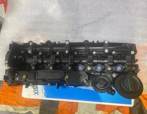 BMW 5 F10 F11 Rocker cam cover 15265812