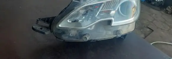 Peugeot Partner Headlight/headlamp 9677809980