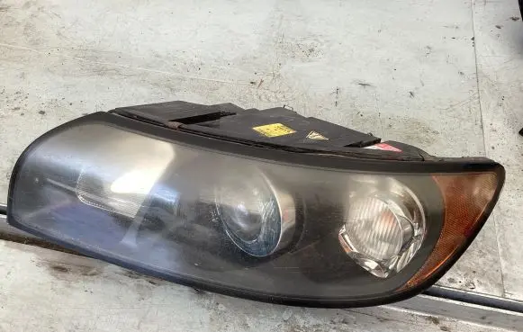 Volvo V50 Headlight/headlamp 30698877 0301198271