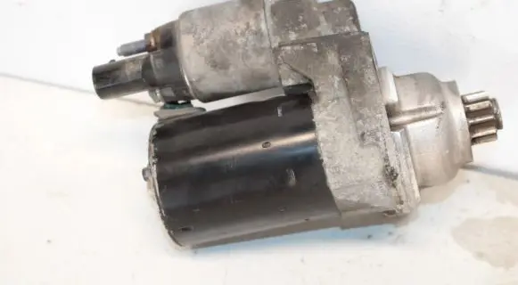 Volkswagen Golf V Starter motor 02T911023M 0001120408